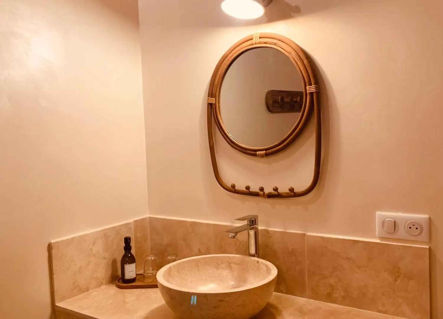 Le Vieux Portail Bed & Breakfast Saint-Saturnin-les-Apt