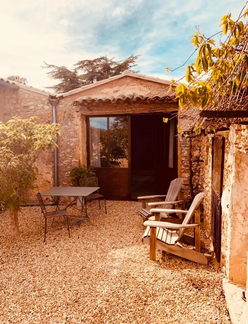 Le Vieux Portail Bed & Breakfast Saint-Saturnin-les-Apt France